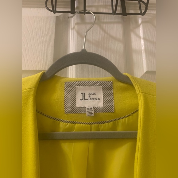 Gently Loved Neon Yellow Blazer with wrap around pockets. Pet Free! - Picture 3 of 3